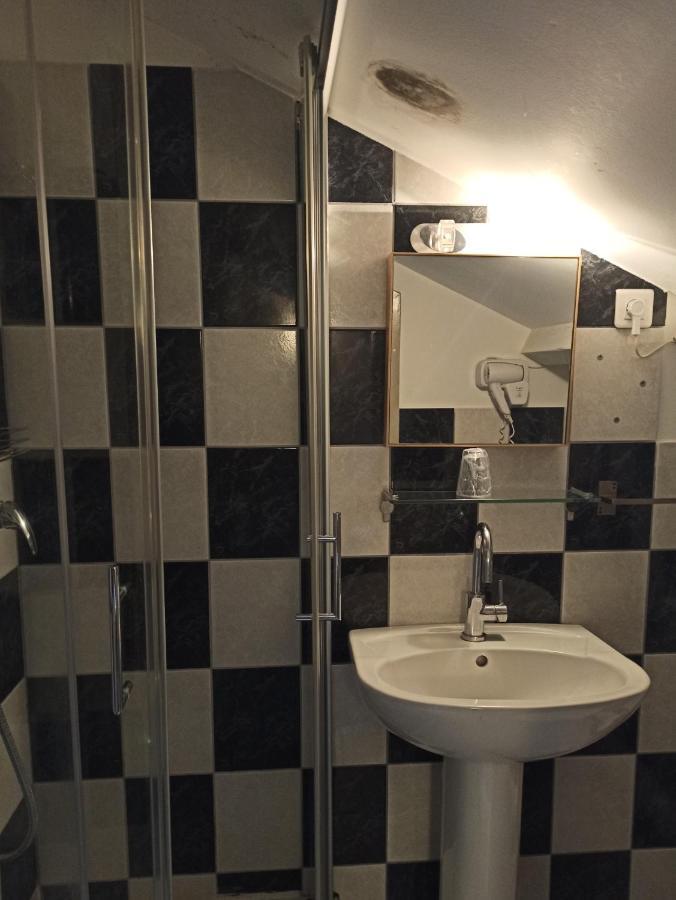 Le Poudrier Hotel Limoges Luaran gambar